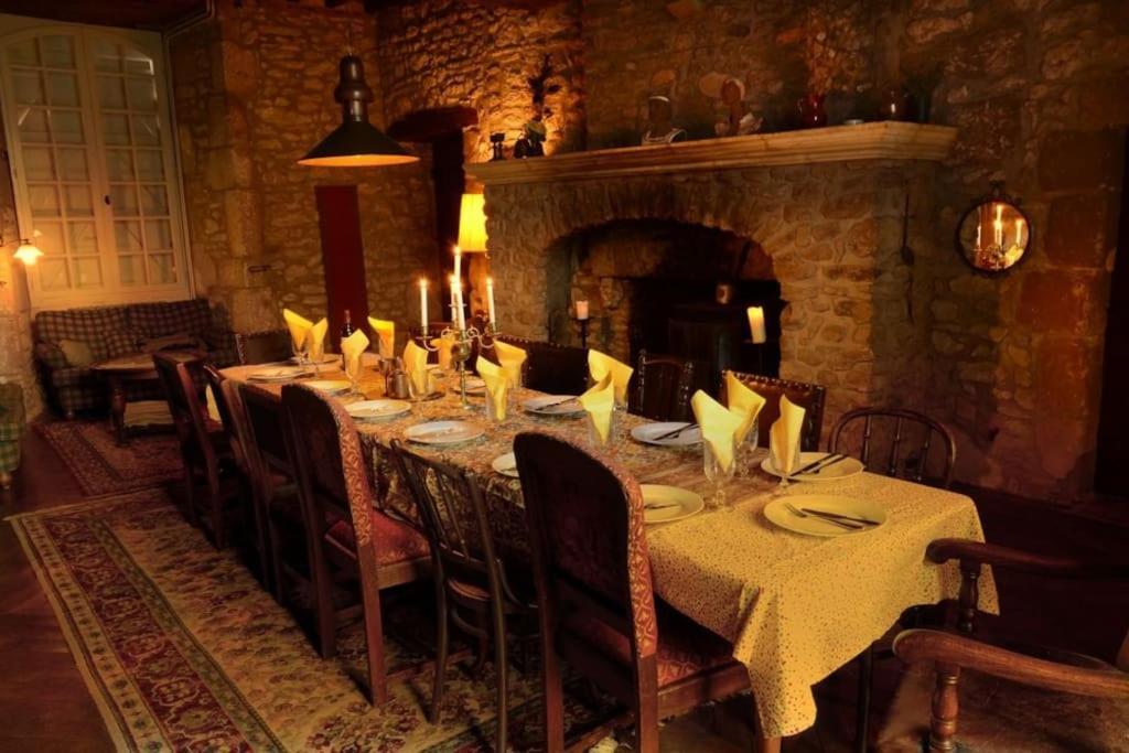 Chateau Barayre - Beautiful 12Th Century Castle With Pool And Large Garden Laussou Exterior foto
